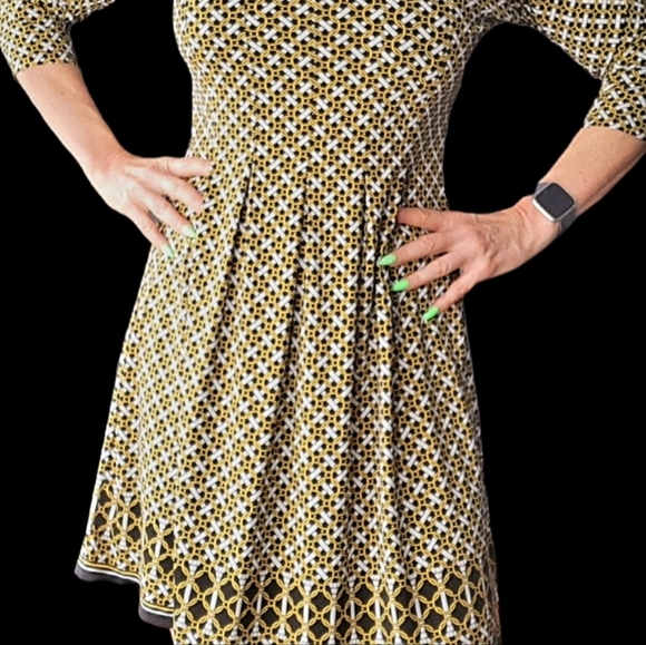 MAX STUDIO DRESS - Picture 2 of 4